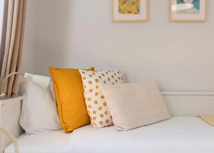 Casa Da Quinta Grande By An Island *